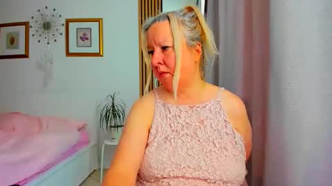 Nicole online show from March 21, 2026, 8:41 am