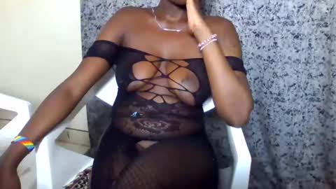 blonde_barby online show from October 14, 2025, 10:43 pm