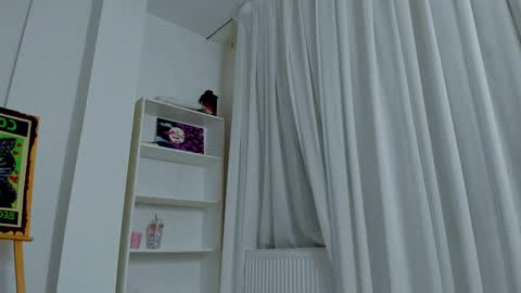 blonde_godess1 online show from November 19, 2025, 11:16 pm