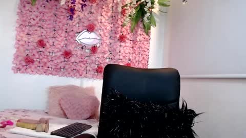 Snapshot of blonde_squirt_ chatting on December 22, 2024, 1:01 am blonde_squirt_ online show from December 22, 2024, 1:01 am