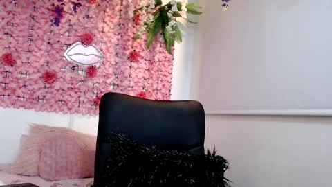 Snapshot of blonde_squirt_ chatting on December 22, 2024, 4:06 am blonde_squirt_ online show from December 22, 2024, 4:06 am
