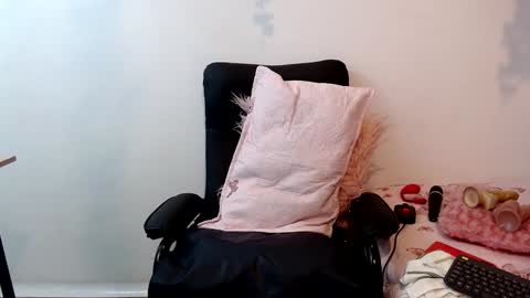 Snapshot of blonde_squirt_ chatting on December 28, 2024, 11:16 pm blonde_squirt_ online show from December 28, 2024, 11:16 pm