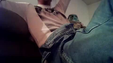 Snapshot of blondieblu89 chatting on December 30, 2024, 5:37 am First Time College Boy online show from December 30, 2024, 5:37 am