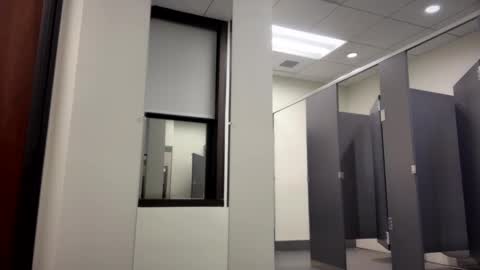 Snapshot of blondieblu89 chatting on January 10, 2025, 3:39 am First Time College Boy online show from January 10, 2025, 3:39 am