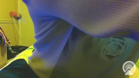 Snapshot of blondieblu89 chatting on February 13, 2025, 8:17 am First Time College Boy online show from February 13, 2025, 8:17 am