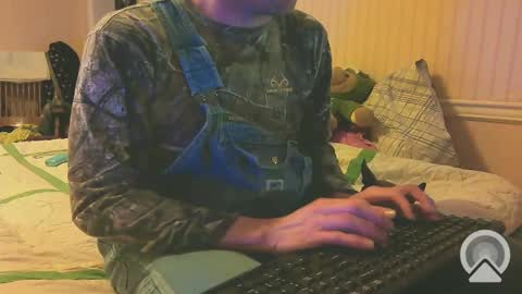 Snapshot of blondieblu89 chatting on February 18, 2025, 11:22 am First Time College Boy online show from February 18, 2025, 11:22 am