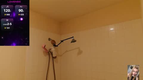 Snapshot of blondiebubblebooty chatting on December 21, 2025, 3:24 am Bubbles online show from December 21, 2025, 3:24 am