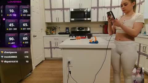 Snapshot of blondiebubblebooty chatting on January 17, 2026, 3:28 pm Bubbles online show from January 17, 2026, 3:28 pm