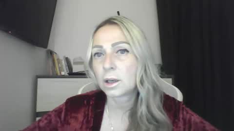 Iren online show from September 8, 2025, 7:24 pm