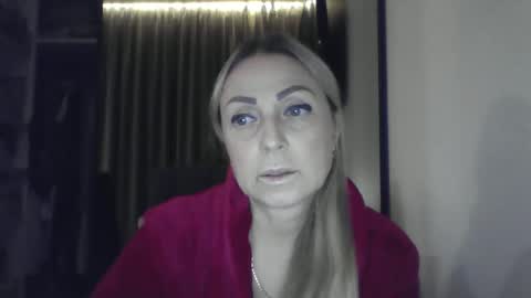 Iren online show from November 6, 2025, 3:02 pm