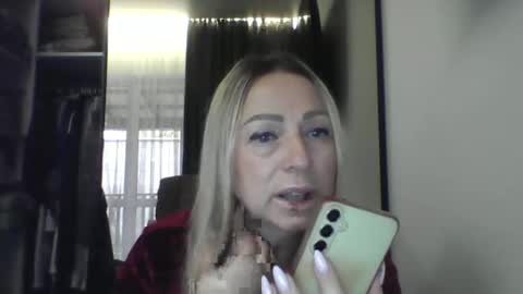 Iren online show from November 15, 2025, 9:28 am