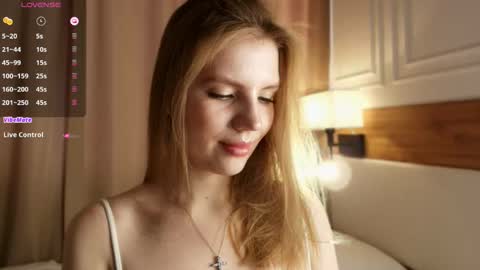 Snapshot of blondoll chatting on April 18, 2026, 1:20 am blondoll online show from April 18, 2026, 1:20 am