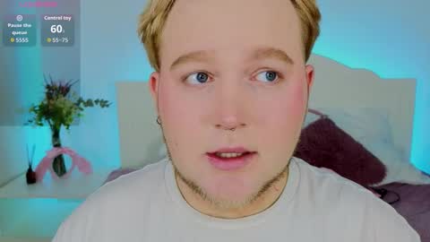 Snapshot of blondsin chatting on March 10, 2026, 3:55 am Sin online show from March 10, 2026, 3:55 am