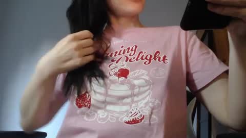 Snapshot of blondyelena chatting on June 16, 2026, 6:21 pm blondyelena online show from June 16, 2026, 6:21 pm