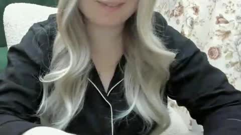 blondymargaret online show from February 24, 2025, 7:52 pm