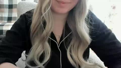 blondymargaret online show from February 28, 2025, 9:15 am