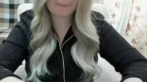 blondymargaret online show from March 1, 2025, 10:24 am