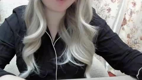 blondymargaret online show from March 1, 2025, 1:29 pm