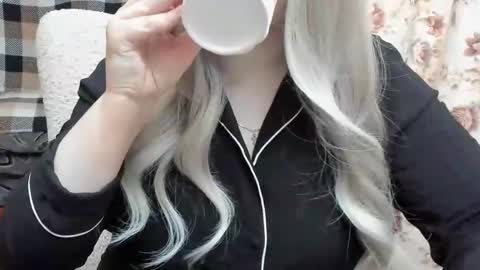 blondymargaret online show from March 3, 2025, 9:22 am