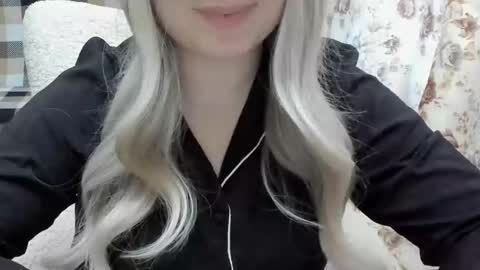 blondymargaret online show from March 8, 2025, 1:14 pm