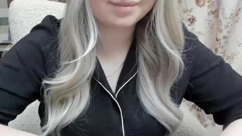 blondymargaret online show from March 8, 2025, 7:20 pm