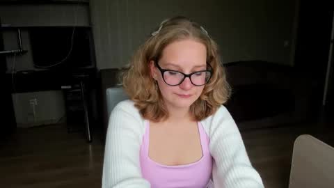 Lumi online show from October 9, 2025, 8:01 am