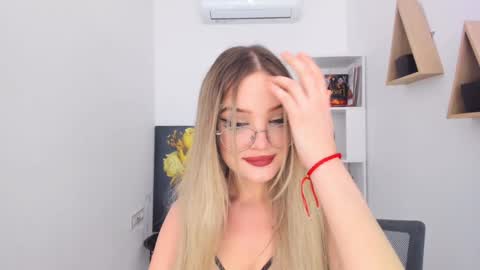 Sophia online show from January 26, 2025, 1:52 am