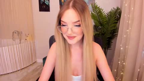 Sophia online show from February 18, 2025, 11:00 am