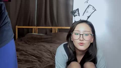 Sasha and Maria online show from November 23, 2025, 10:31 pm