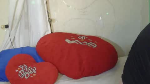 Snapshot of blue_angel33 chatting on December 10, 2024, 1:32 am kate online show from December 10, 2024, 1:32 am