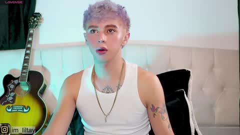 TAY   online show from January 8, 2025, 1:52 pm