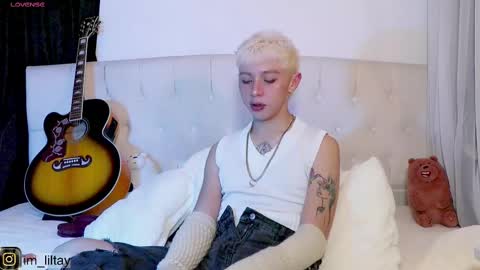 TAY   online show from March 2, 2025, 2:41 am