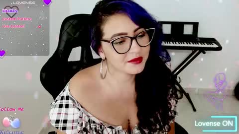 Snapshot of blue_dance chatting on November 23, 2025, 4:23 am susan online show from November 23, 2025, 4:23 am