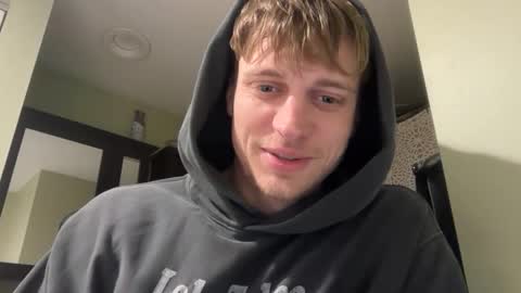 Snapshot of blue_eyed_beau chatting on March 13, 2026, 3:46 am Beau online show from March 13, 2026, 3:46 am