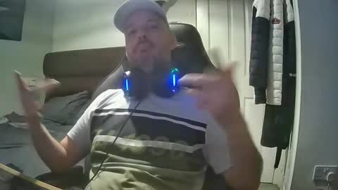 bluebirdflame1 online show from December 23, 2024, 6:37 pm