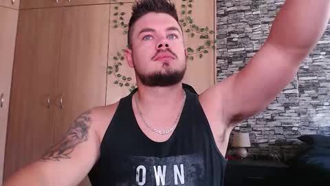 blueeyeboy0 online show from October 9, 2025, 7:17 am