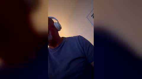 Snapshot of blueeyecowbow chatting on March 14, 2026, 7:14 am blueeyecowbow online show from March 14, 2026, 7:14 am