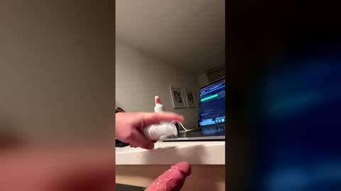 Snapshot of blueeyecowbow chatting on March 16, 2026, 7:12 am blueeyecowbow online show from March 16, 2026, 7:12 am