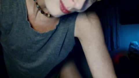 Snapshot of blueeyedlie chatting on February 17, 2025, 6:31 am Blueeyedlie online show from February 17, 2025, 6:31 am