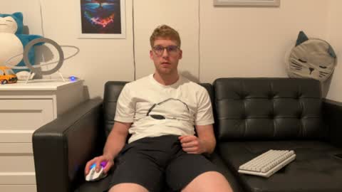 blueeyedtallguy online show from December 19, 2024, 5:07 am