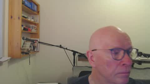 blueeyesn8 online show from December 2, 2024, 9:35 am