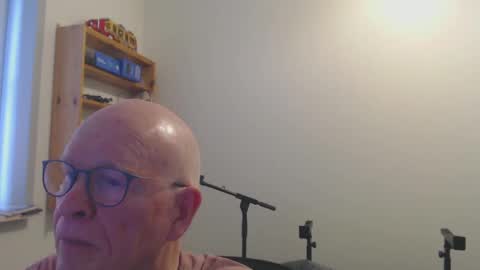 blueeyesn8 online show from December 28, 2024, 9:52 am