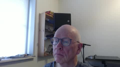 blueeyesn8 online show from October 25, 2025, 9:39 am