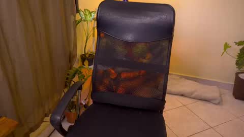 Snapshot of bluemysticlady chatting on October 28, 2025, 10:19 am FLORAA online show from October 28, 2025, 10:19 am