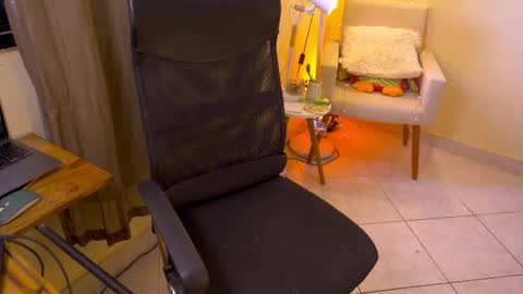 Snapshot of bluemysticlady chatting on January 8, 2026, 6:21 pm FLORAA online show from January 8, 2026, 6:21 pm