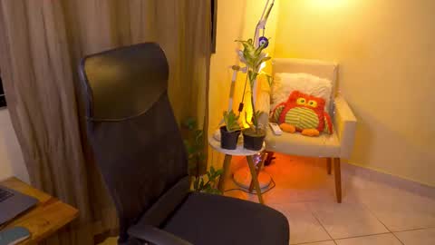 Snapshot of bluemysticlady chatting on January 15, 2026, 8:08 am FLORAA online show from January 15, 2026, 8:08 am