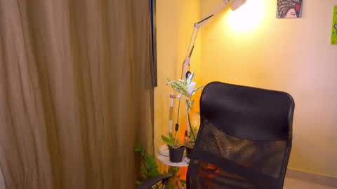 Snapshot of bluemysticlady chatting on January 31, 2026, 7:11 pm FLORAA online show from January 31, 2026, 7:11 pm