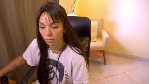 Snapshot of bluemysticlady chatting on February 6, 2026, 11:02 am FLORAA online show from February 6, 2026, 11:02 am