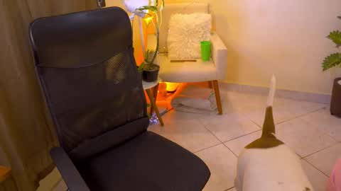 Snapshot of bluemysticlady chatting on February 19, 2026, 1:18 pm FLORAA online show from February 19, 2026, 1:18 pm