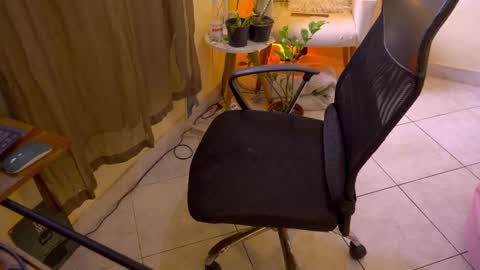 Snapshot of bluemysticlady chatting on February 22, 2026, 11:42 am FLORAA online show from February 22, 2026, 11:42 am